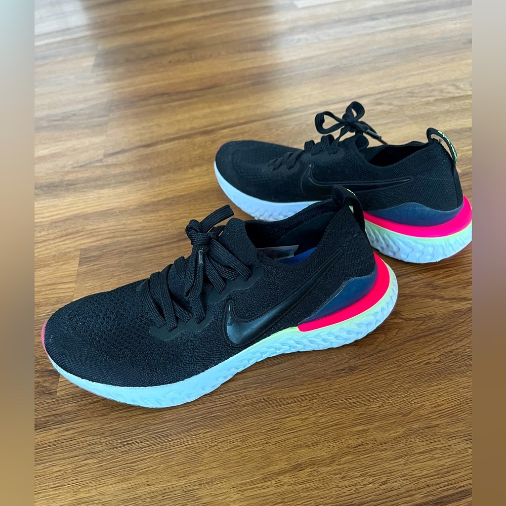 Nike Flyknit Sneakers